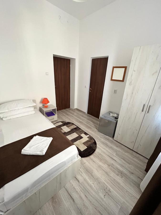 Hotel Continental City Center ヤシ エクステリア 写真
