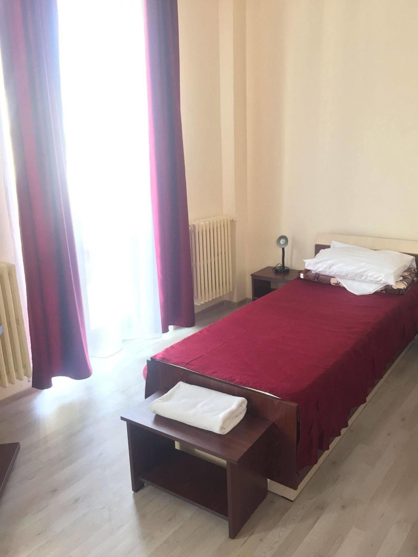 Hotel Continental City Center ヤシ エクステリア 写真