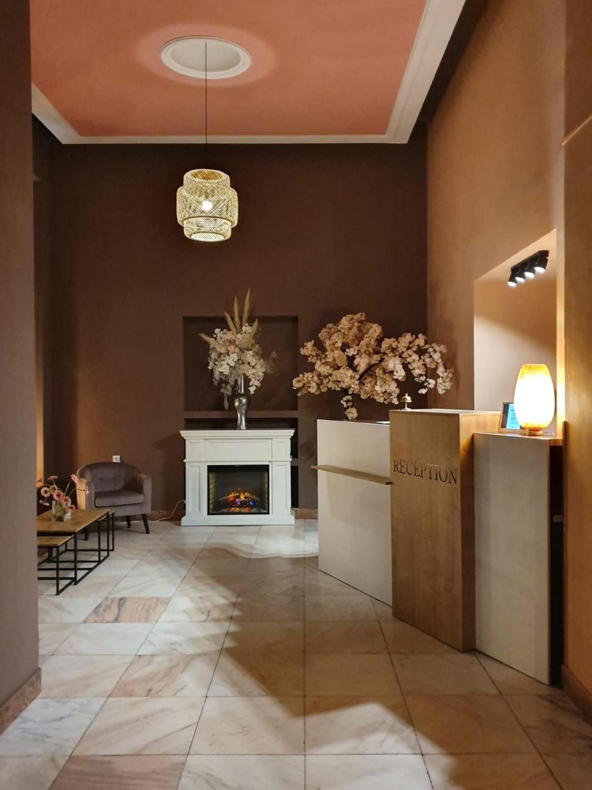 Hotel Continental City Center ヤシ エクステリア 写真